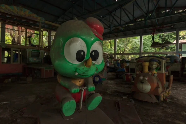 Yangon, eski Rangoon, Myanmar olarak bilinen Creepy terk lunapark