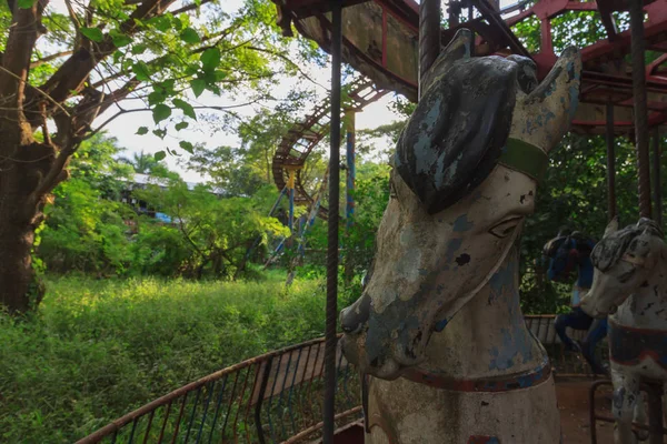 Yangon, eski Rangoon, Myanmar olarak bilinen Creepy terk lunapark