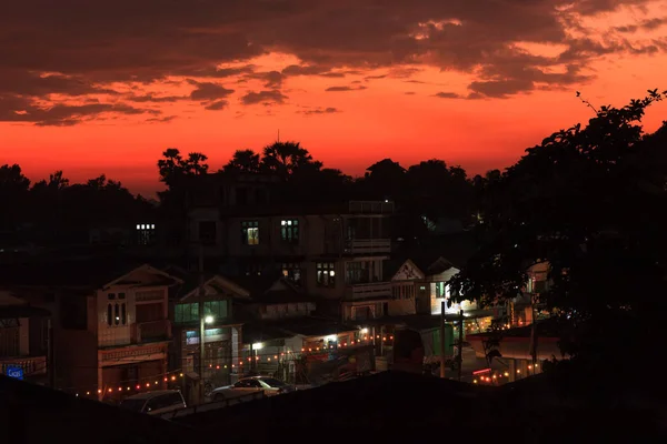 Vista sul tramonto della città di Hpa-an, Myanmar — Foto Stock