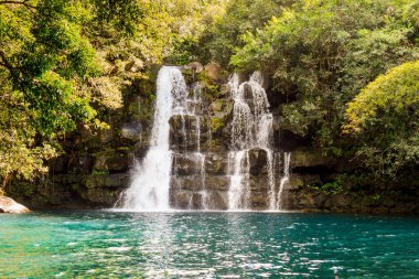 Afrika adası Mauritius üzerinde doğal şelaleler