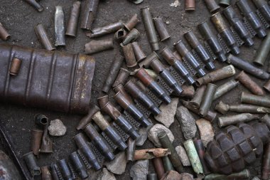 El bombası ve makineli tüfek teyp kartuşları askerlik geçmişi. Siyah Arkeoloji. II. Dünya Savaşı ve, yapılarının. SSCB Büyük Vatanseverlik Savaşı