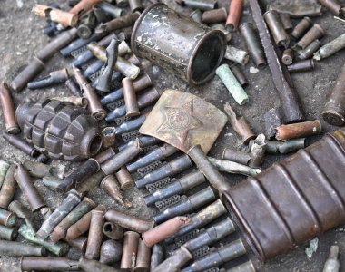 Silah kupa askerlik geçmişi. Almanya İkinci Dünya Savaşı ile SSCB ve Avrupa ülkeleri. Bir kemer tokası tarihinde Sovyetler Birliği arması.