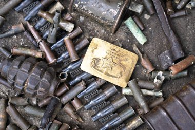 Silah kupa askerlik geçmişi. Almanya İkinci Dünya Savaşı ile SSCB ve Avrupa ülkeleri. Bir kemer tokası tarihinde Sovyetler Birliği arması.