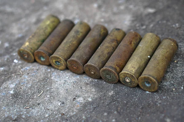 Manga Pistola Fondo Una Estructura Hormigón Objetos Militares Caza Para — Foto de Stock