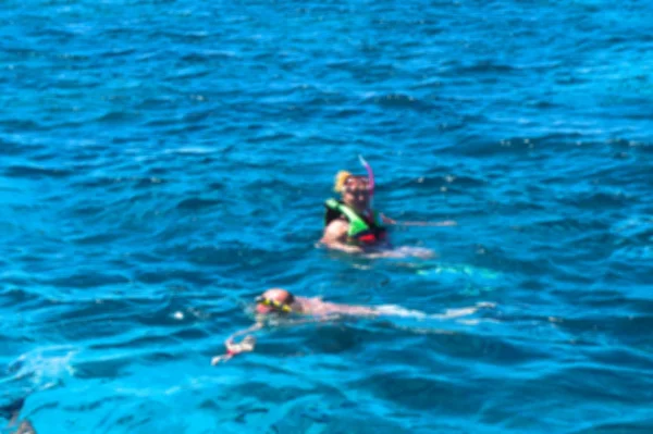 Prachtige Wazig Blauwe Zee Zwemmen Spel Ocean Thema Met Mensen — Stockfoto