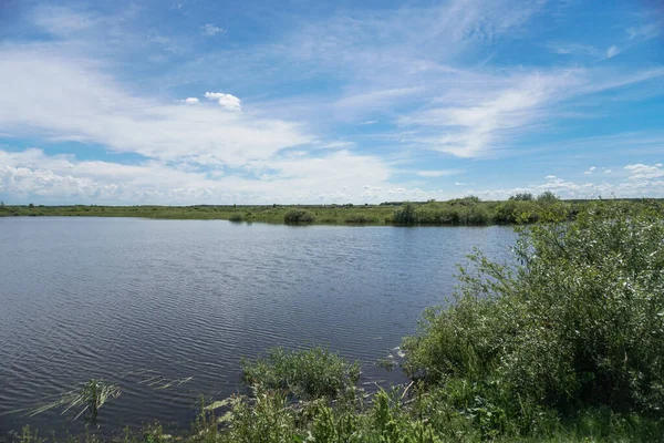 Vacker Vårflod Den Strömmande Naturen Färgglada Landskap Morgonen Och Kvällen — Stockfoto