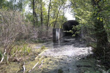 Büyük vatanseverlik savaşı sırasında inşa edilmiş terk edilmiş bir tünel. İkinci Dünya Savaşı sırasında Kiev 'deki Stalin metrosu. Beton binanın Grunge dokusu.