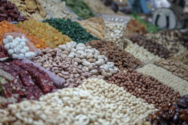Kurutulmuş meyve, fındık ve Türk tatlılarıyla piyasaya sürün. Vejetaryen yemek karışımı. İş için stok fotoğrafı arkaplanı