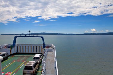 Puntarenas, Costa Rica - 26 Kasım 2015:-feribot Puntarenas arabalar Paquera, Tambor, Montezuma, Mal Pais ve Santa Teresa ile