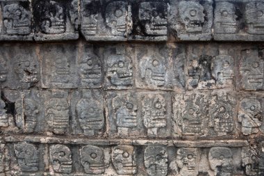 Tzompantli, Chichen Itza Toltec Maya Harabeleri, Yu, kafatası duvarına