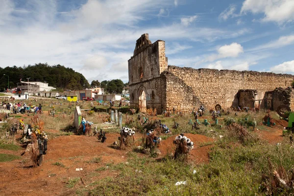 Der Friedhof Des Tzotzil Dorfes San Juan Chamula Einer Gemeinde — Stockfoto