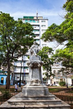 Havana, Küba - 12 Aralık 2016: Heykel Miguel de Cervantes Saavedra Eski Havana, Küba