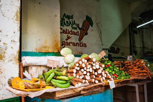 Frukt Och Grönsaker Står Gamla Stan Havanna Vieja Kuba — Stockfoto