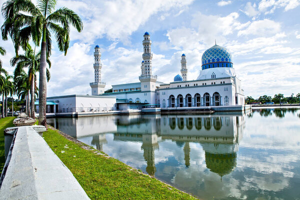 Мечеть города Кота-Кинабалу, Сабах, Борнео, Малайзия
