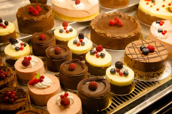 Pastanede Tatlı Kek Çeşitleri 