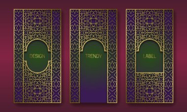 Doğu tarzında altın ambalaj tasarımı. Vintage desenli çerçeveler ile etiket şablonları kümesi.