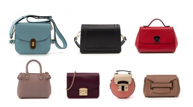 Beyaz arka planda izole edilmiş bir grup kadın deri çanta.