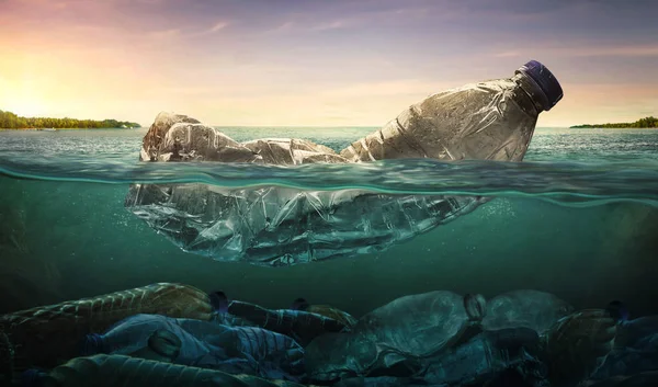 Пластиковые Бутылки Воды Загрязнения Океане Концепция Окружающей Среды — стоковое фото