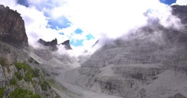  Spectacular landscape on the Tuckett Dolomites