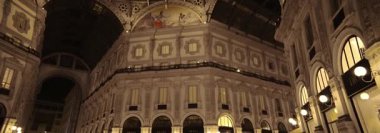 Anamorfik Lens 6K - Galleria Vittorio Emanuele II, Milano, İtalya 'da 09-20-2025