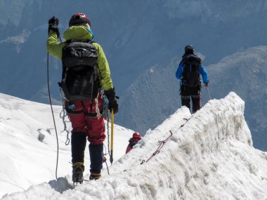 Parkur üzerinde Fransız Alpleri'nde Aiguille Du Midi