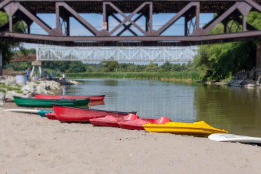 Rouge Nehri, Toronto, Canada