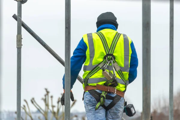 Uk 'ta yapı iskelesi üzerinde çalışan Profesyonel İskeleciler