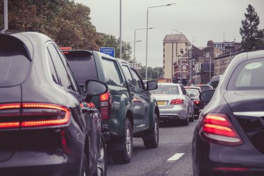 Londra caddesinde ağır trafik