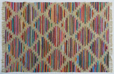 Kilim el yapımı orijinal halı, yüksek çözünürlüklü trend desenli halılar ve renkler                            