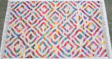 Kilim el yapımı orijinal halı, yüksek çözünürlüklü trend desenli halılar ve renkler                            