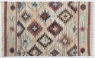 Kilim el yapımı orijinal halı, yüksek çözünürlüklü trend desenli halılar ve renkler                            