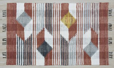 Kilim el yapımı orijinal halı, yüksek çözünürlüklü trend desenli halılar ve renkler                            