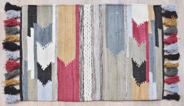 Kilim el yapımı orijinal halı, yüksek çözünürlüklü trend desenli halılar ve renkler                            