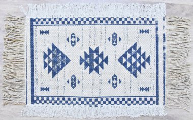 Kilim el yapımı orijinal halı, yüksek çözünürlüklü trend desenli halılar ve renkler                            