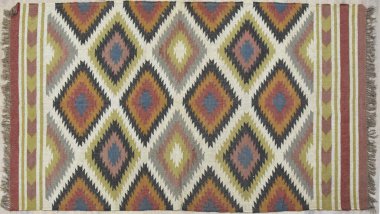Kilim el yapımı orijinal halı, yüksek çözünürlüklü trend desenli halılar ve renkler                            