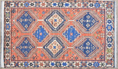 Kilim el yapımı orijinal halı, yüksek çözünürlüklü trend desenli halılar ve renkler                            
