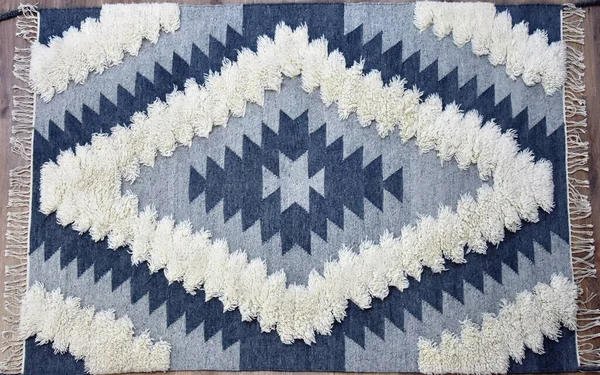 Kilim el yapımı orijinal halı, yüksek çözünürlüklü trend desenli halılar ve renkler                            