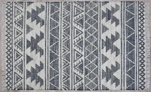 Kilim el yapımı orijinal halı, yüksek çözünürlüklü trend desenli halılar ve renkler                            