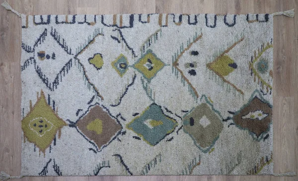 Kilim el yapımı orijinal halı, yüksek çözünürlüklü trend desenli halılar ve renkler                            
