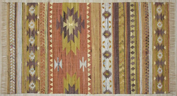 Kilim el yapımı orijinal halı, yüksek çözünürlüklü trend desenli halılar ve renkler                            
