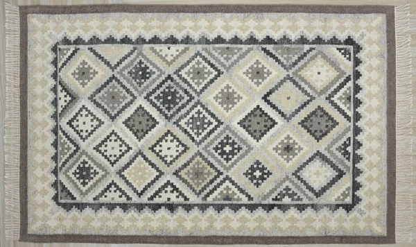 Kilim el yapımı orijinal halı, yüksek çözünürlüklü trend desenli halılar ve renkler                            