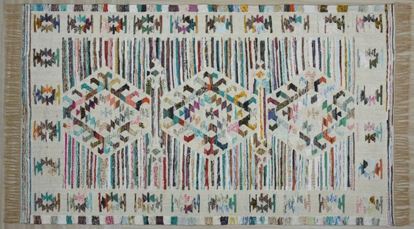 Kilim el yapımı orijinal halı, yüksek çözünürlüklü trend desenli halılar ve renkler                            