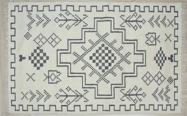 Kilim el yapımı orijinal halı, yüksek çözünürlüklü trend desenli halılar ve renkler                            