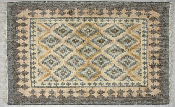 Kilim el yapımı orijinal halı, yüksek çözünürlüklü trend desenli halılar ve renkler                            