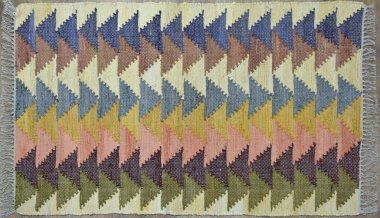 Kilim el yapımı orijinal halı, yüksek çözünürlüklü trend desenli halılar ve renkler                            