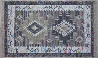 Kilim el yapımı orijinal halı, yüksek çözünürlüklü trend desenli halılar ve renkler                            