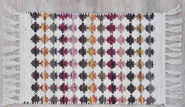 Kilim el yapımı orijinal halı, yüksek çözünürlüklü trend desenli halılar ve renkler                            