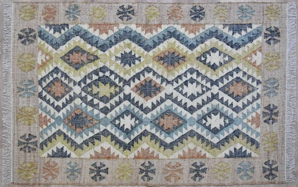 Kilim el yapımı orijinal halı, yüksek çözünürlüklü trend desenli halılar ve renkler                            