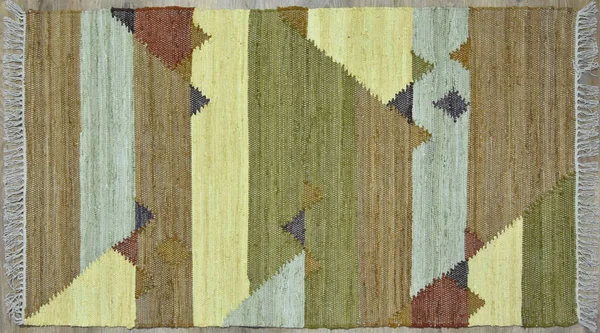 Kilim el yapımı orijinal halı, yüksek çözünürlüklü trend desenli halılar ve renkler                            