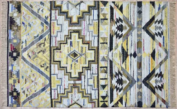 Kilim el yapımı orijinal halı, yüksek çözünürlüklü trend desenli halılar ve renkler                            